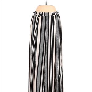H&M conscious wide leg pants in size US 4 and Eu 34